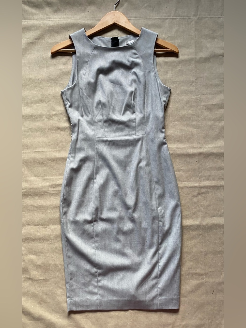 H&M Light Gray Sleeveless Sheath Midi Dress